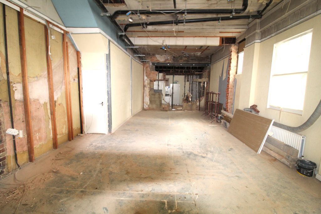 Property photo 1 of 2