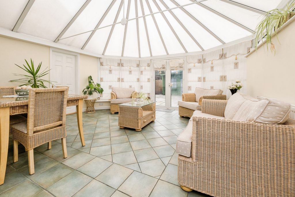 Property photo 3 of 34 Pbox-Img.Jpg