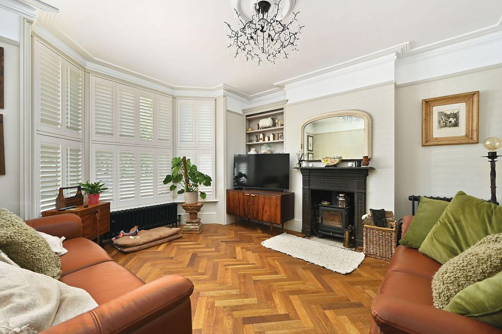 Property photo 2 of 36 Living Room