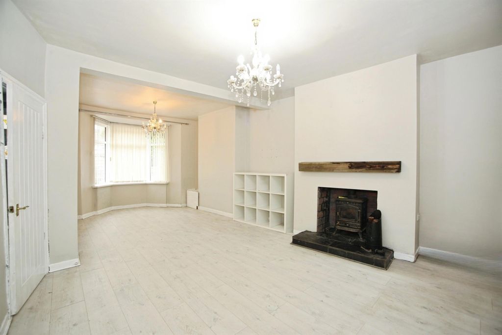 Property photo 2 of 22