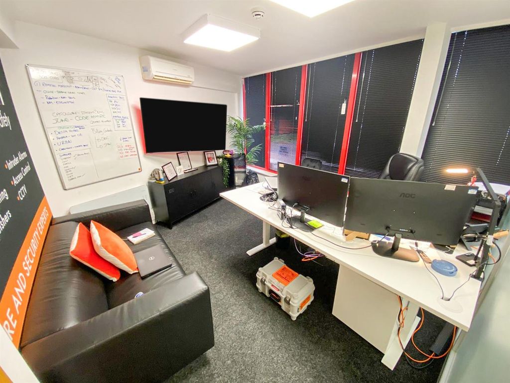 Property photo 3 of 9 11846765-3d41-4574-Bc1B-0d81ce341111.Jpg