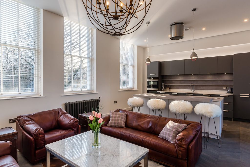 Property photo 2 of 22