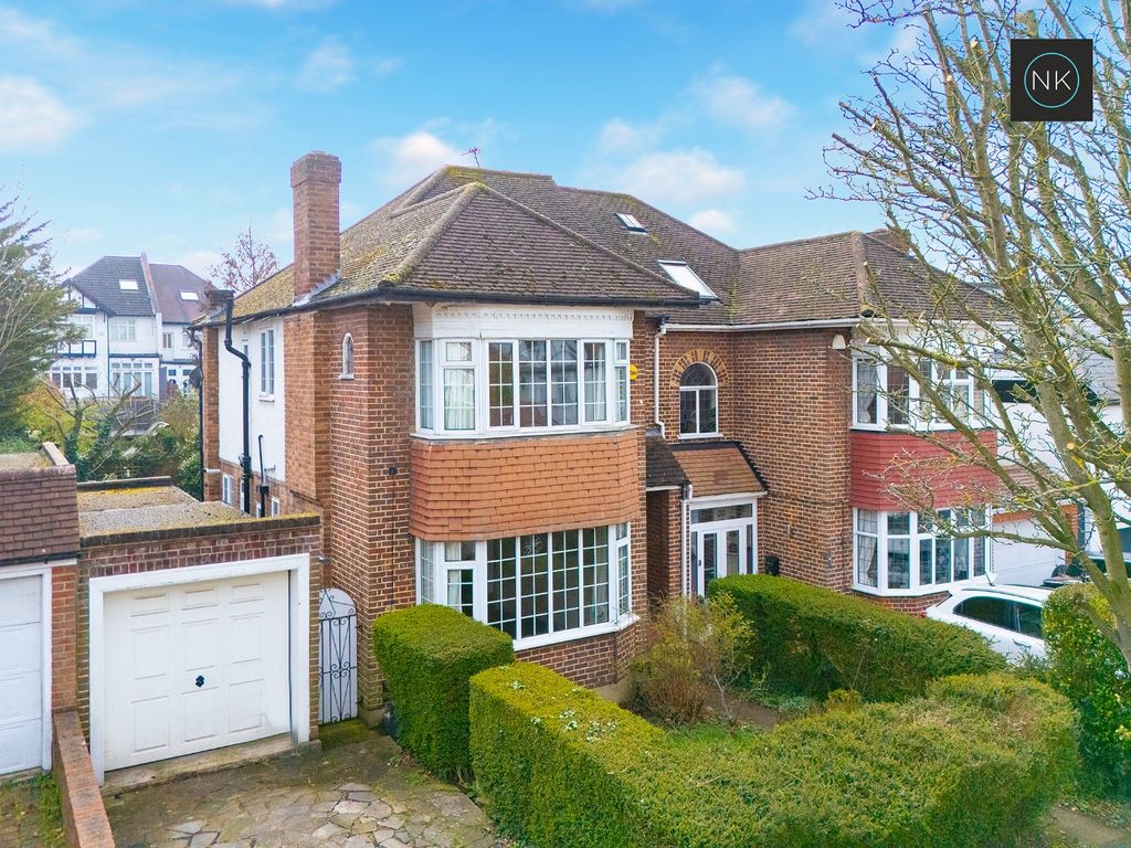 Property photo 1 of 29 4996601