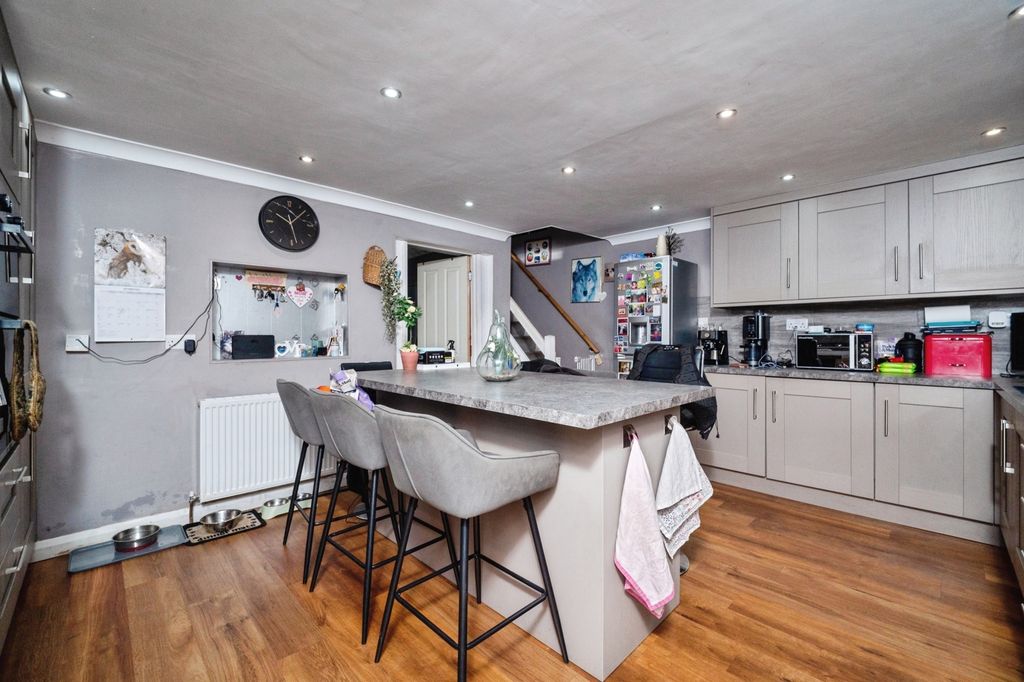 Property photo 2 of 15 Pbox-Img.Jpg