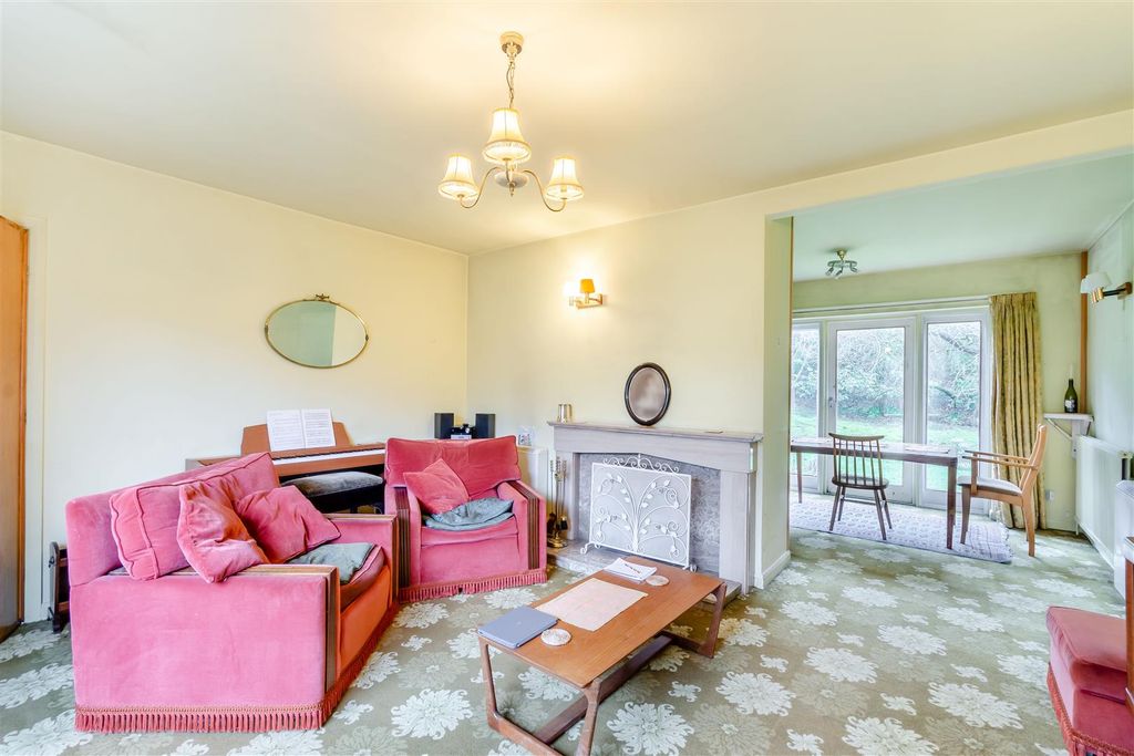 Property photo 2 of 37 8677946-Interior03.Jpg