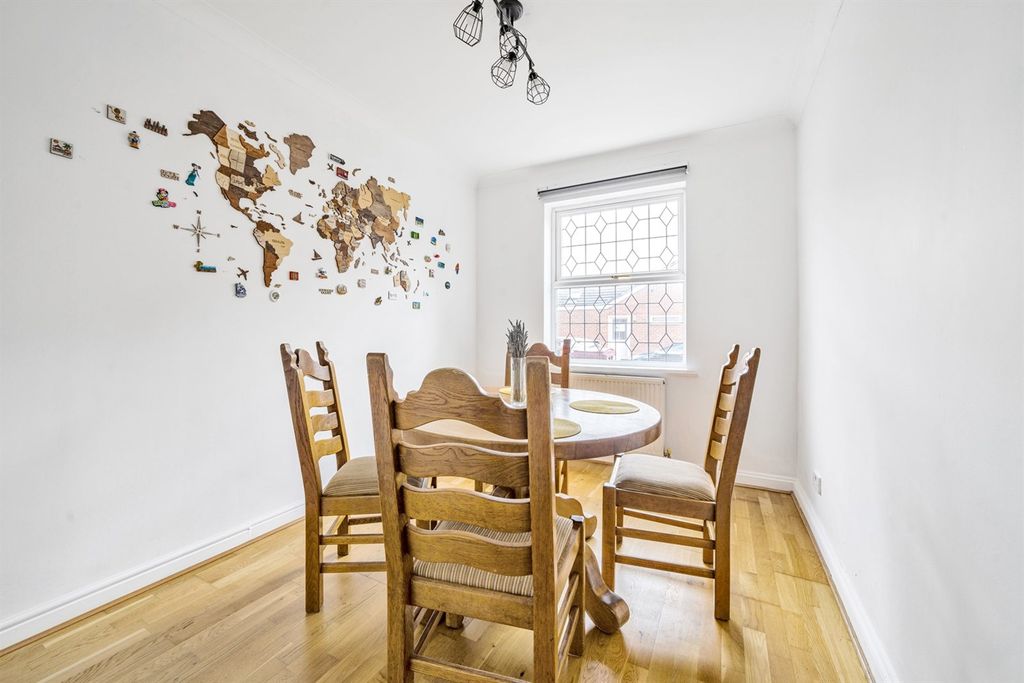 Property photo 3 of 12 Dining Area