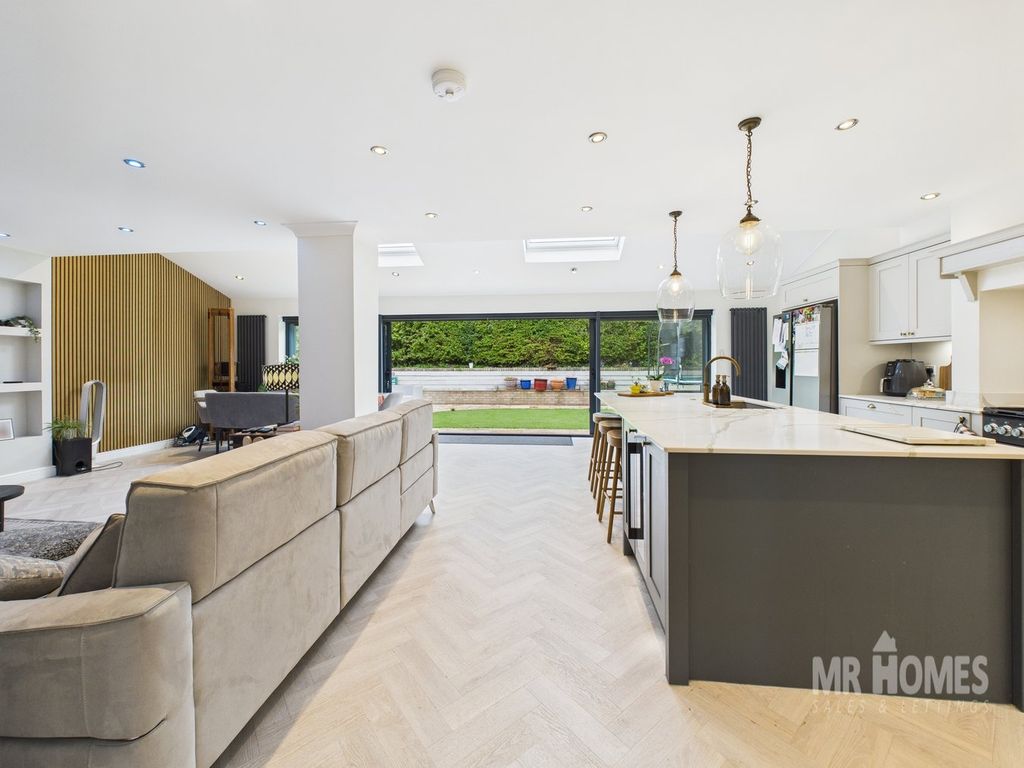 Property photo 2 of 46