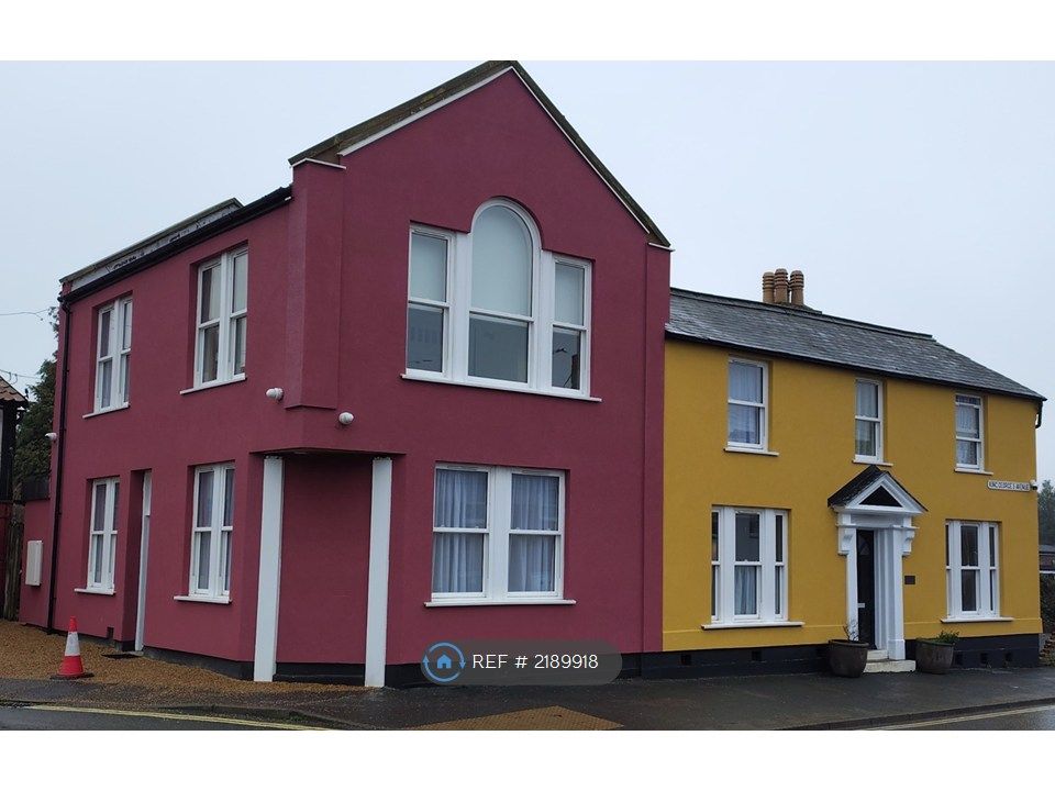 Property photo 1 of 10 Crown House