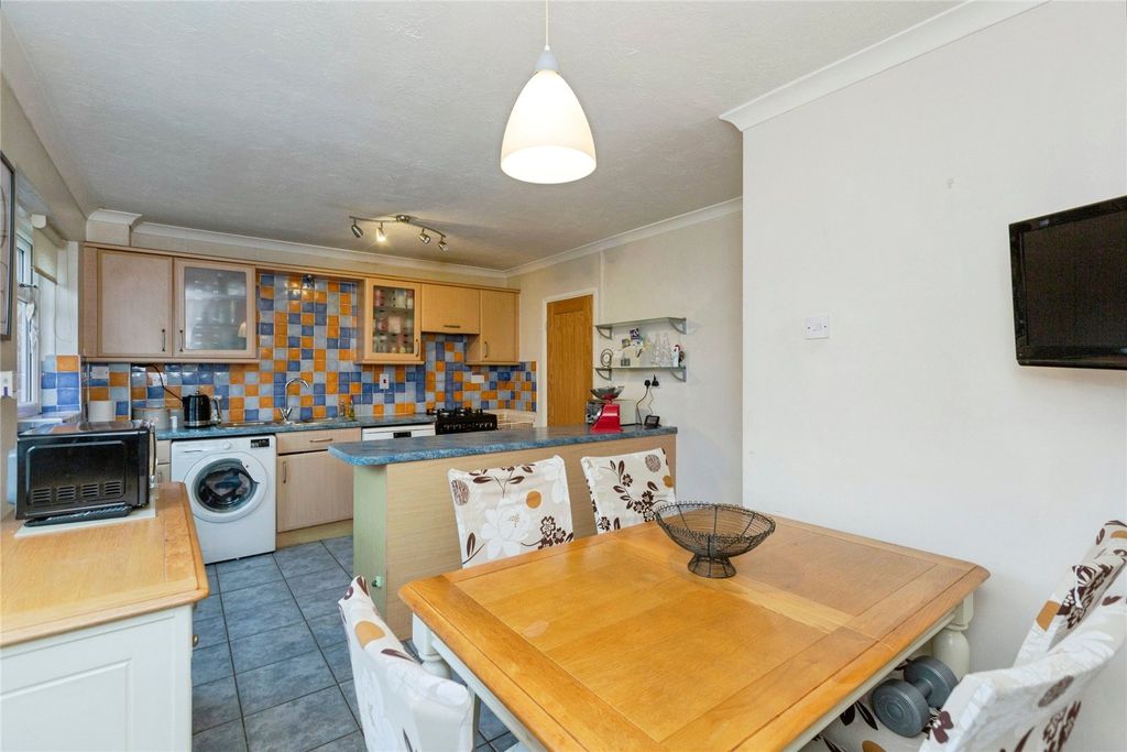 Property photo 3 of 18 Kitchen Diner