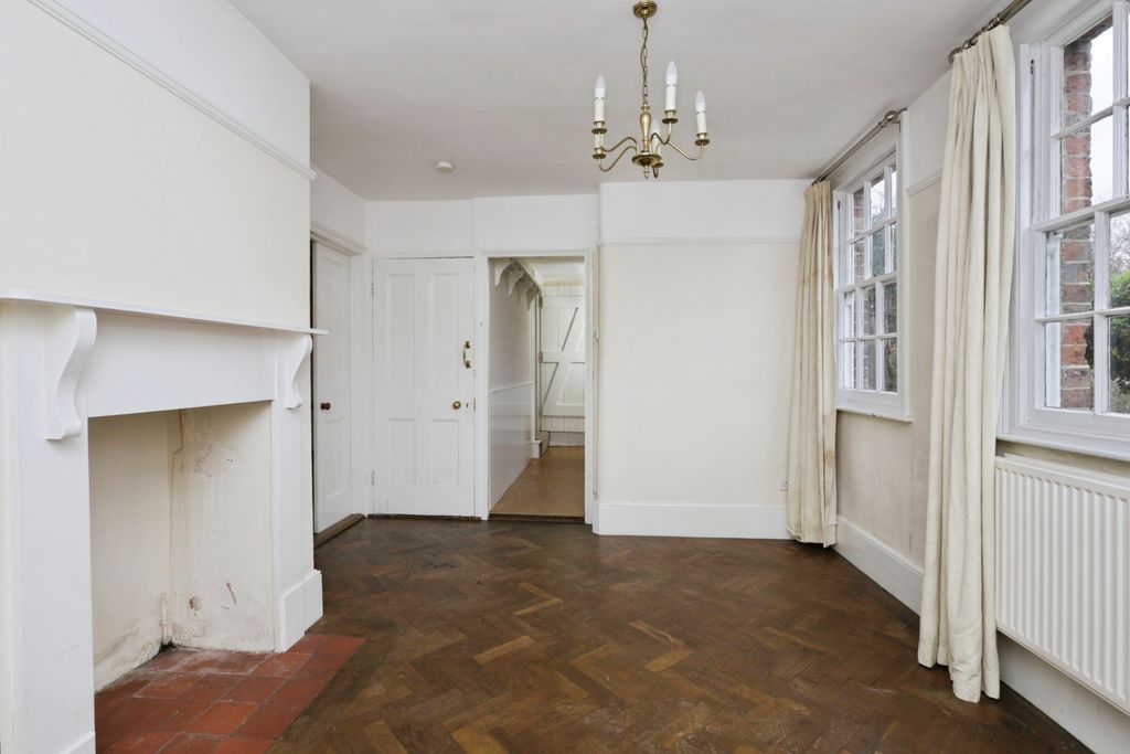 Property photo 3 of 11 Dining Room