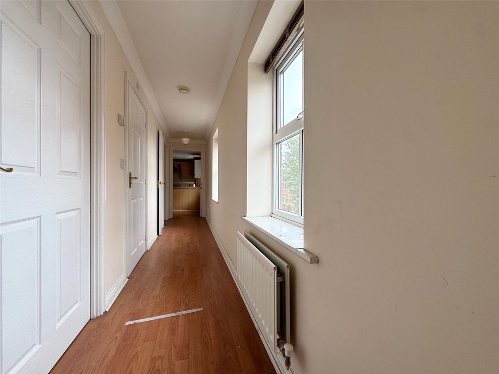 Property photo 2 of 7 Hallway