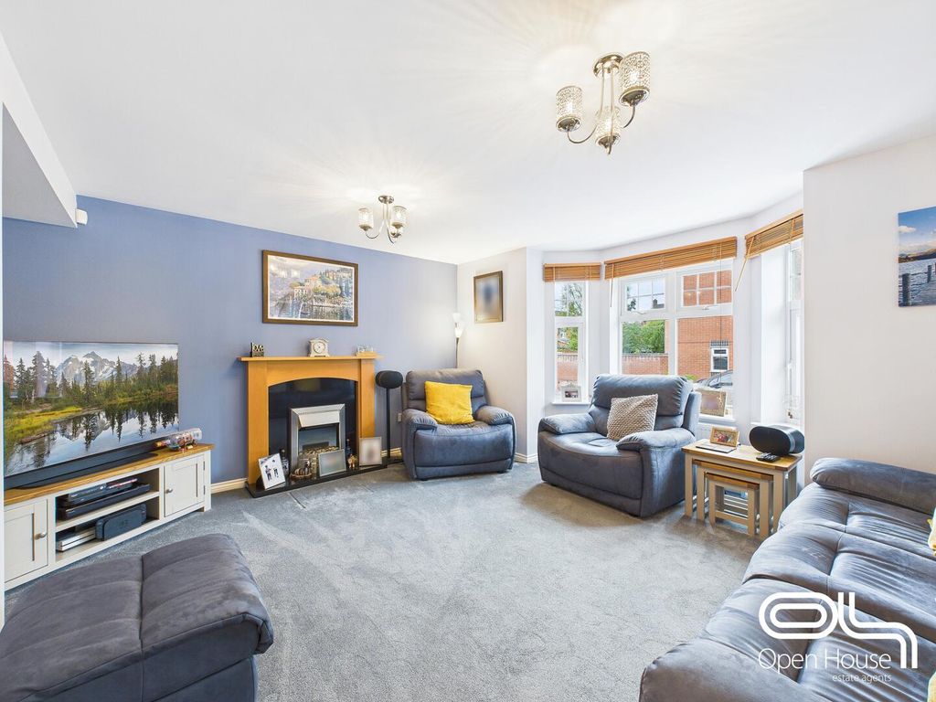 Property photo 2 of 16 Living Room