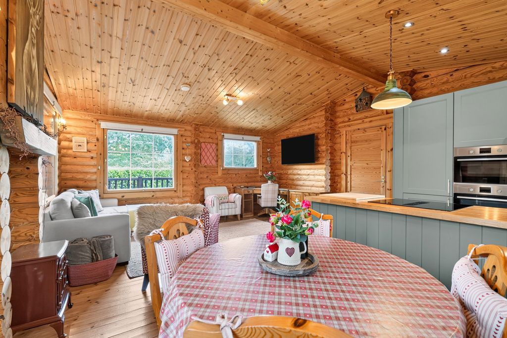 Property photo 3 of 23 Pbox-Img.Jpg