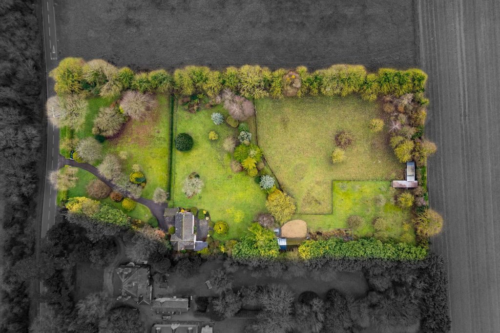 Property photo 3 of 25