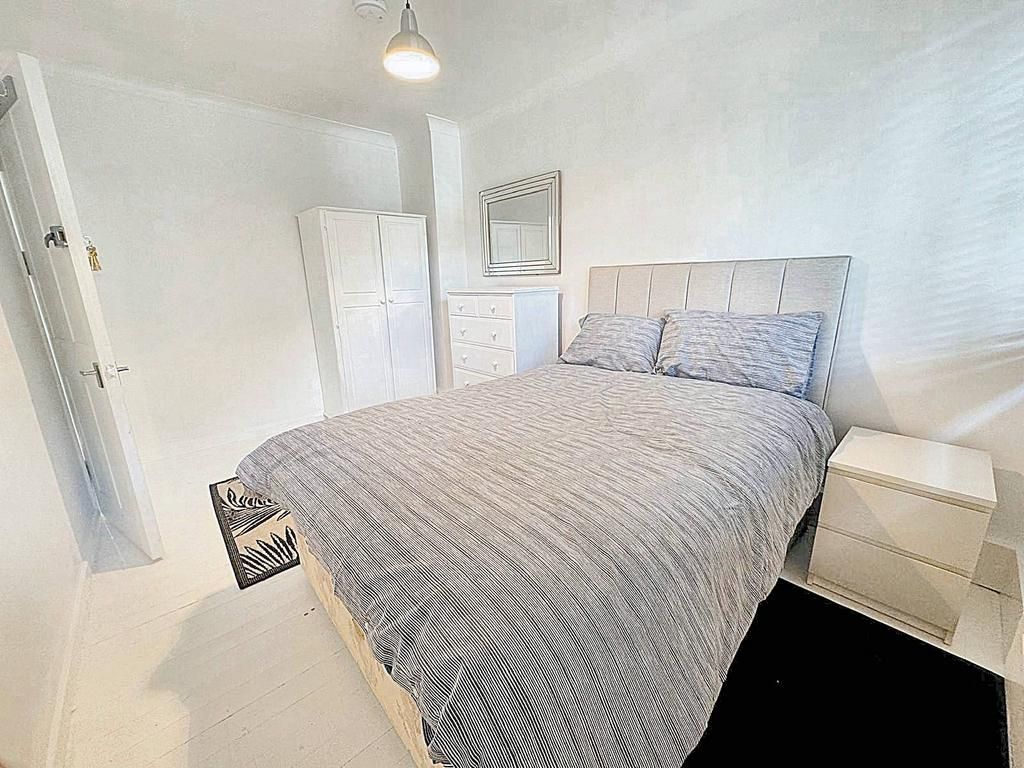 Property photo 3 of 13 Room For Rent In Hackney