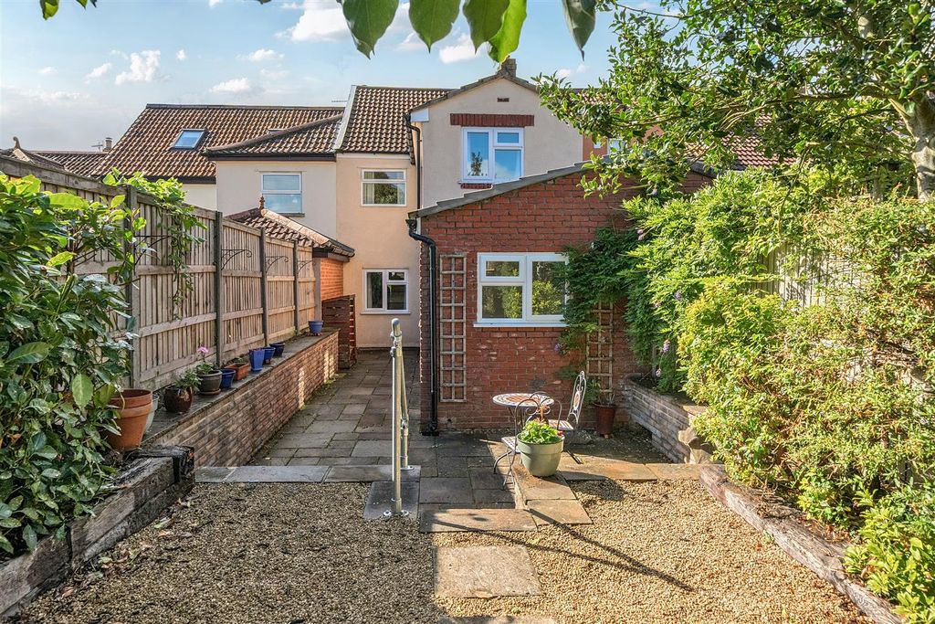Property photo 2 of 20 Rear Garden