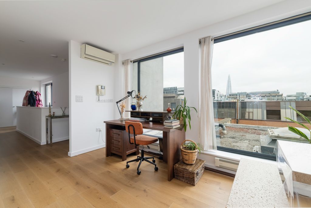 Property photo 3 of 21 F13_Dock_Street_001_Lowres.Jpg