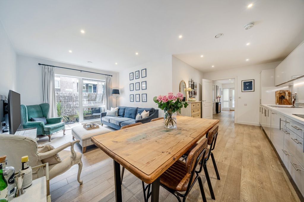 Property photo 3 of 20 1511011-9-6A9049B...