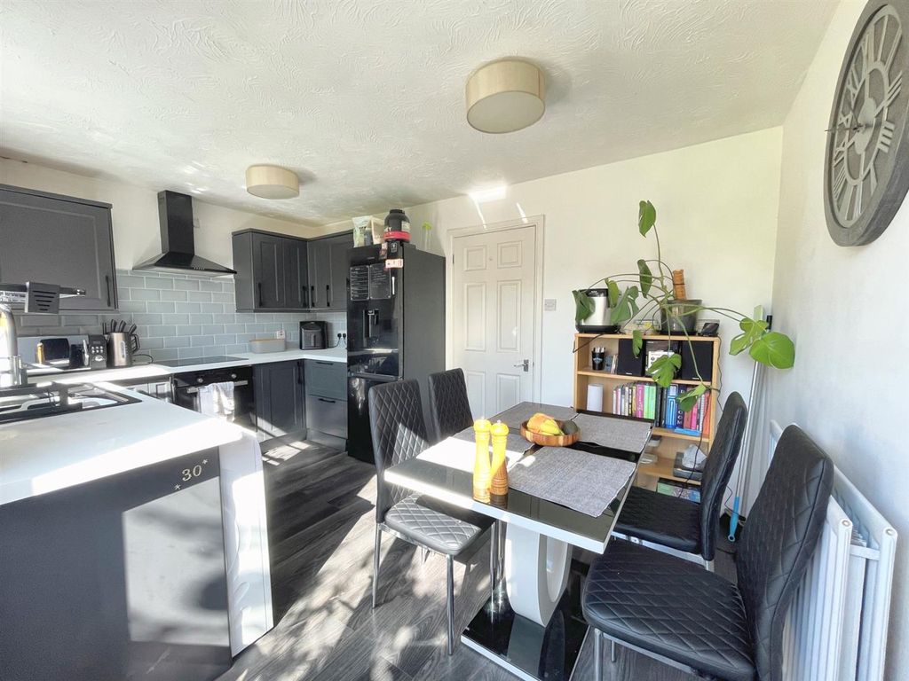 Property photo 3 of 14 Kitchen/Diner