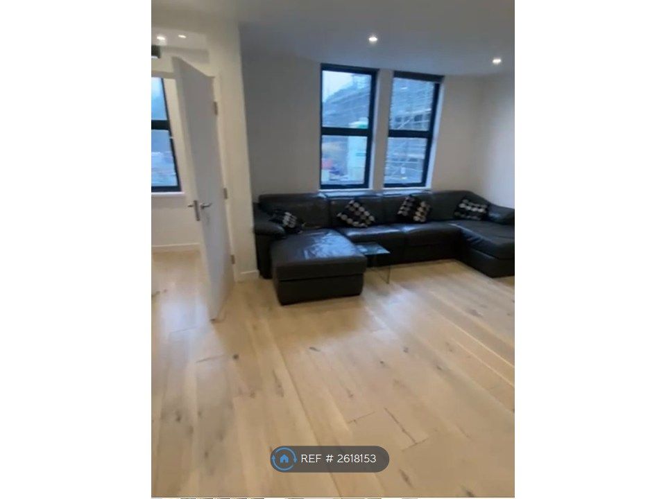 Property photo 3 of 6 Living Space