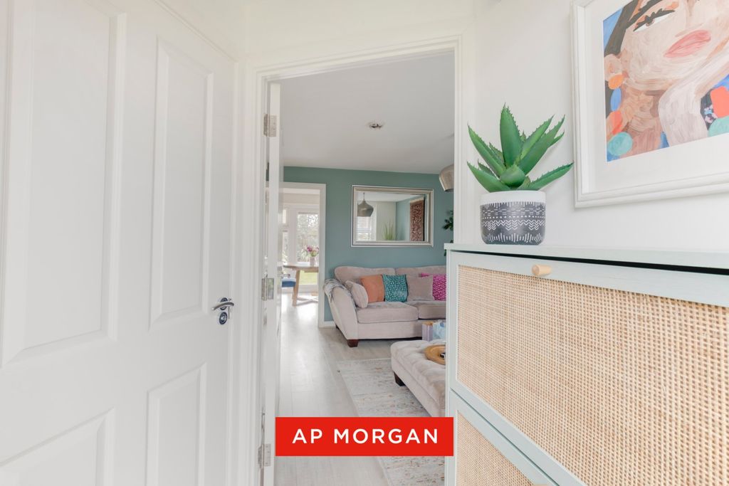 Property photo 2 of 20 Picture No. 16