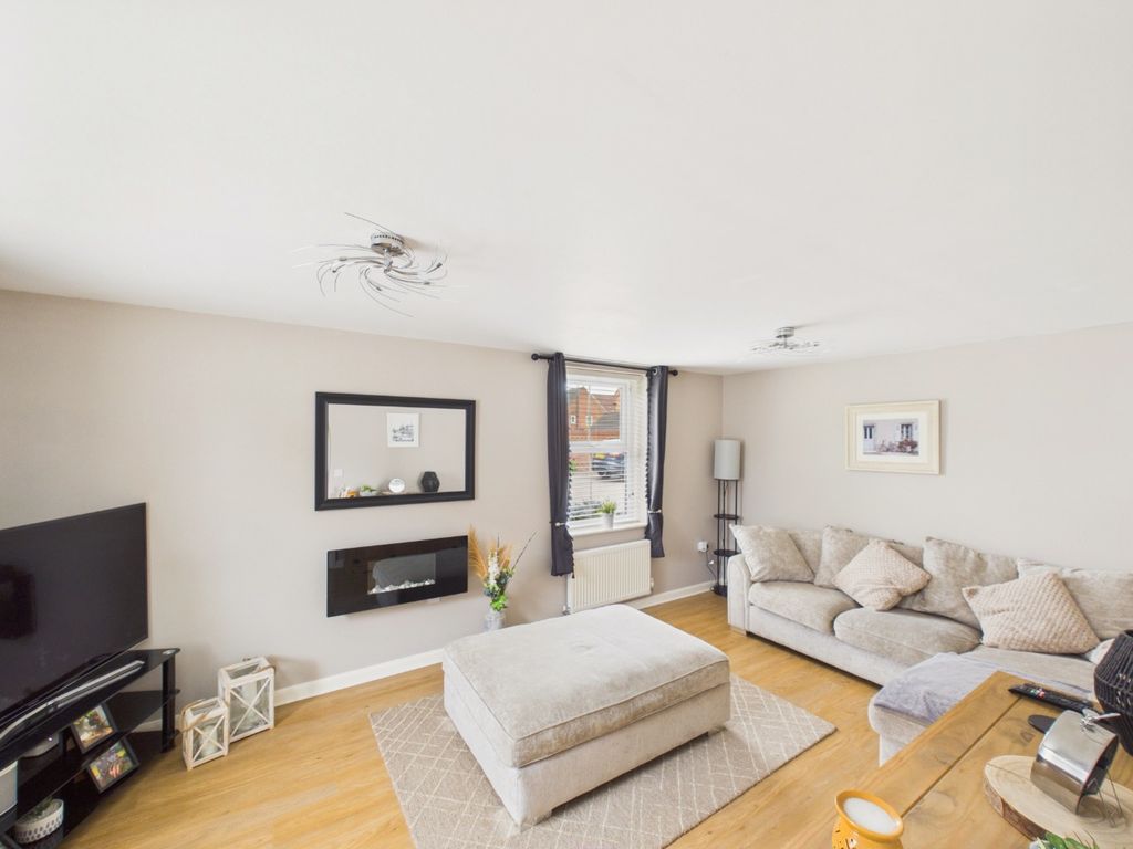 Property photo 3 of 14 5112913