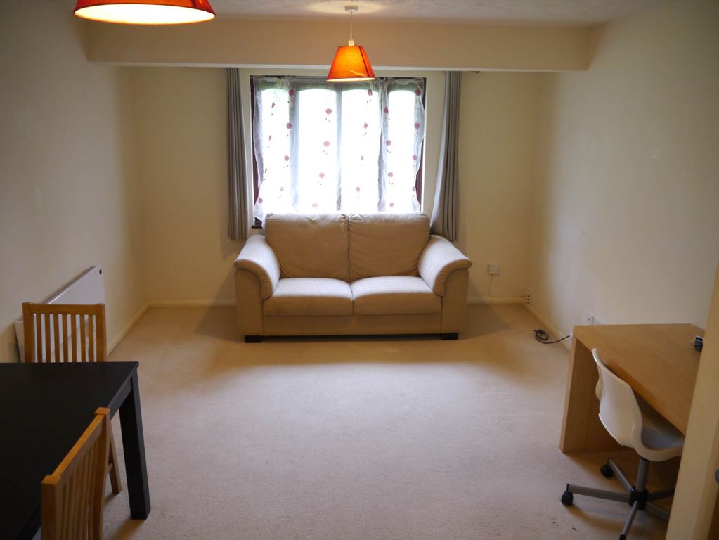 Property photo 2 of 8