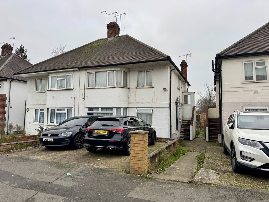 Property photo 1 of 12