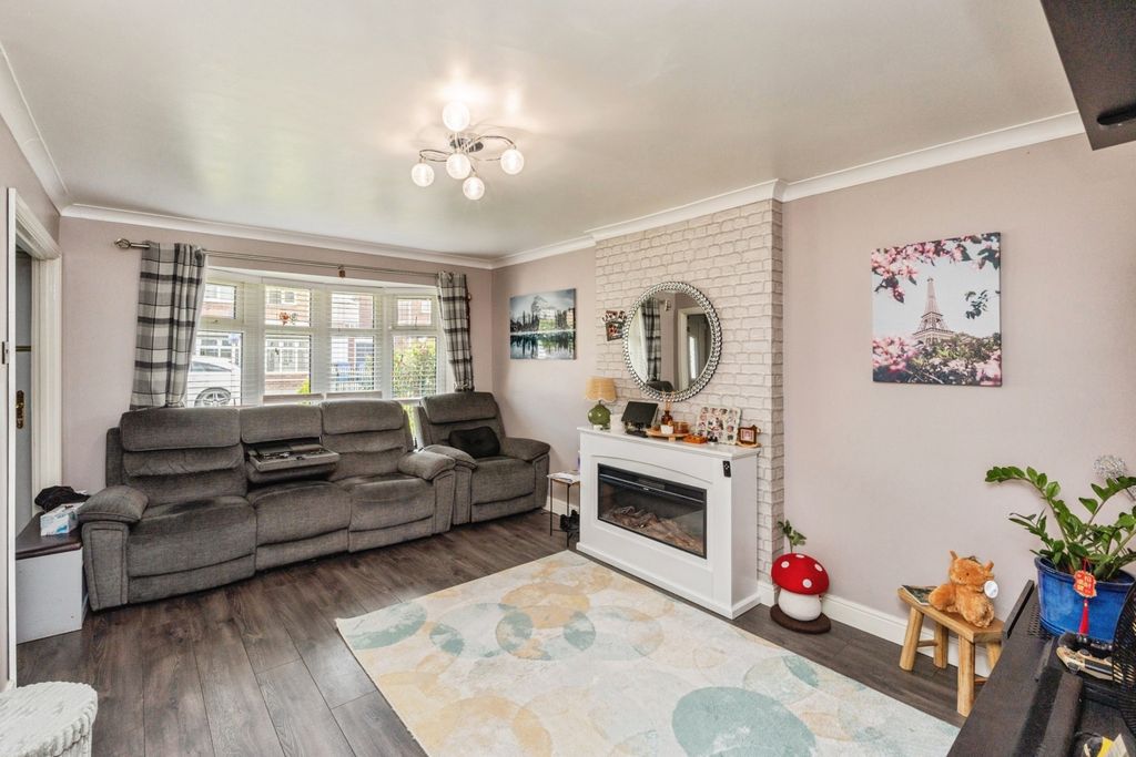 Property photo 2 of 16 Pbox-Img.Jpg