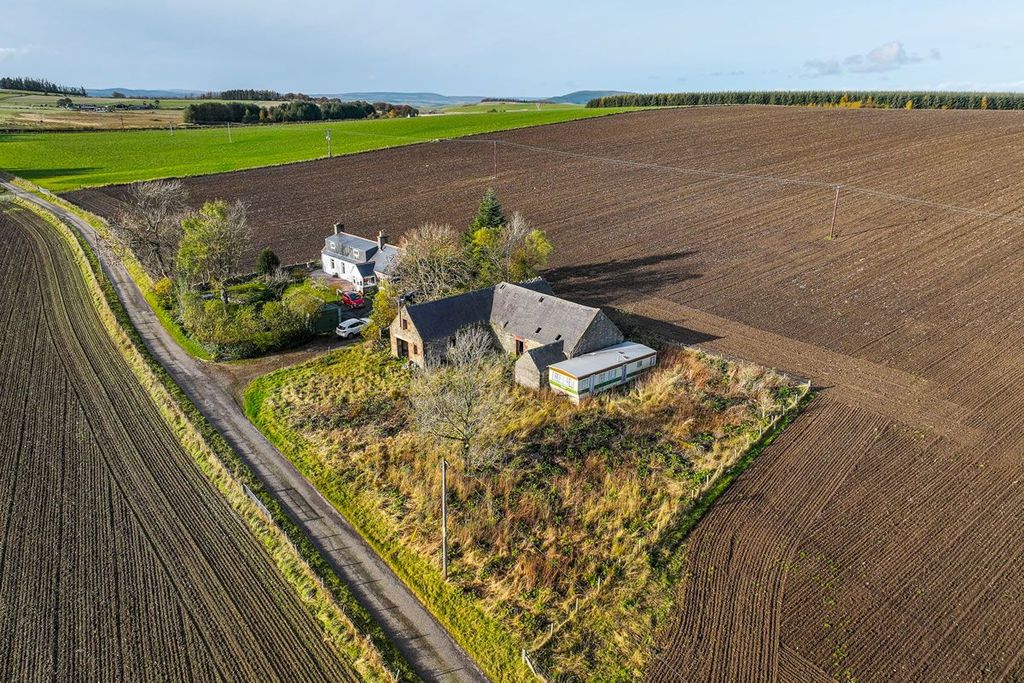 Property photo 3 of 9