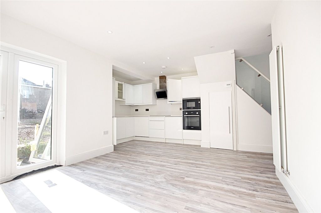Property photo 2 of 10 Picture No. 04