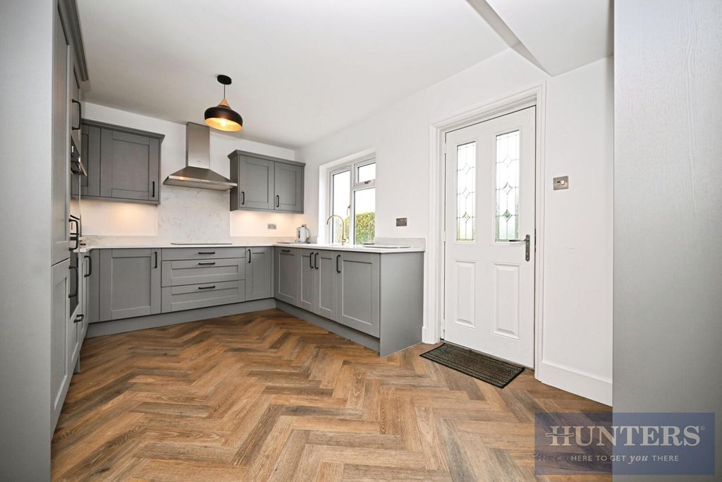 Property photo 2 of 13 Kitchen