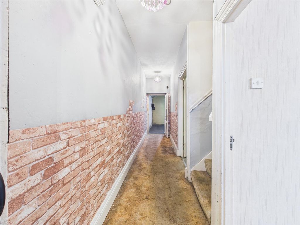 Property photo 3 of 12 Cam05474G0-Pr0045-Still004.Jpg