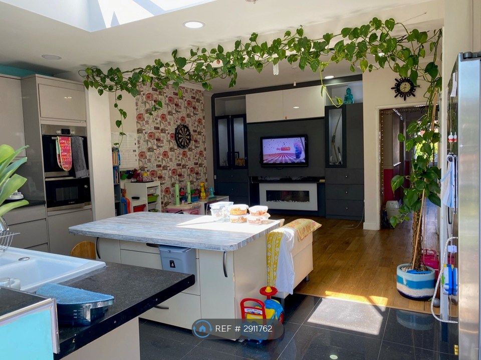 Property photo 1 of 15 Kitchen / Living Room From Garden