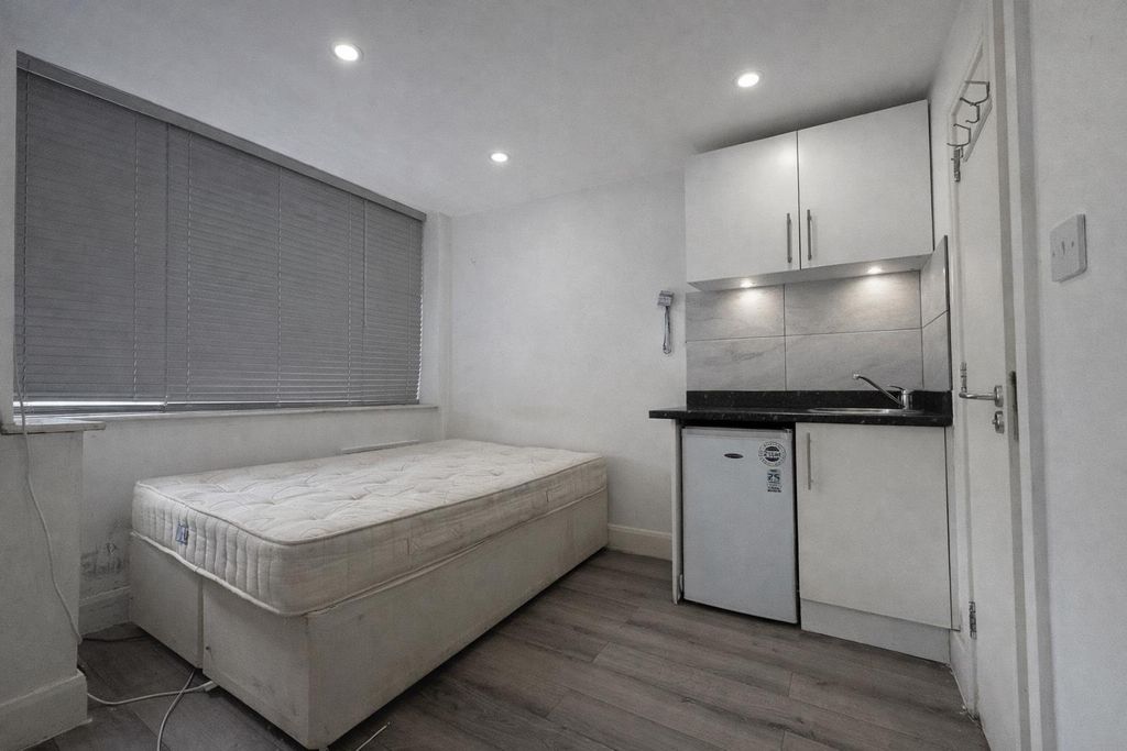 Property photo 2 of 4 Chatgpt Image Mar 31, 2026, 02_51_42 Pm.Png