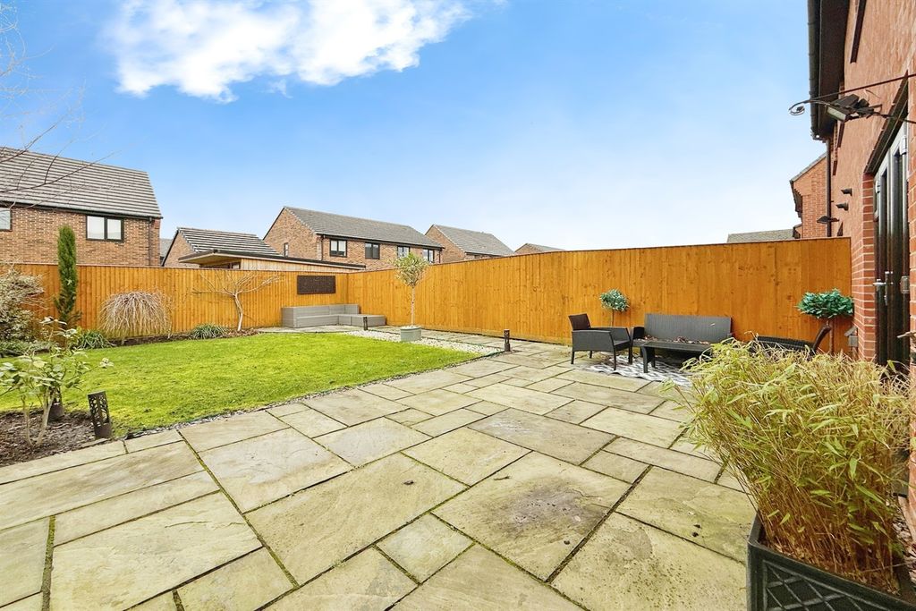 Property photo 3 of 19 Rear Garden