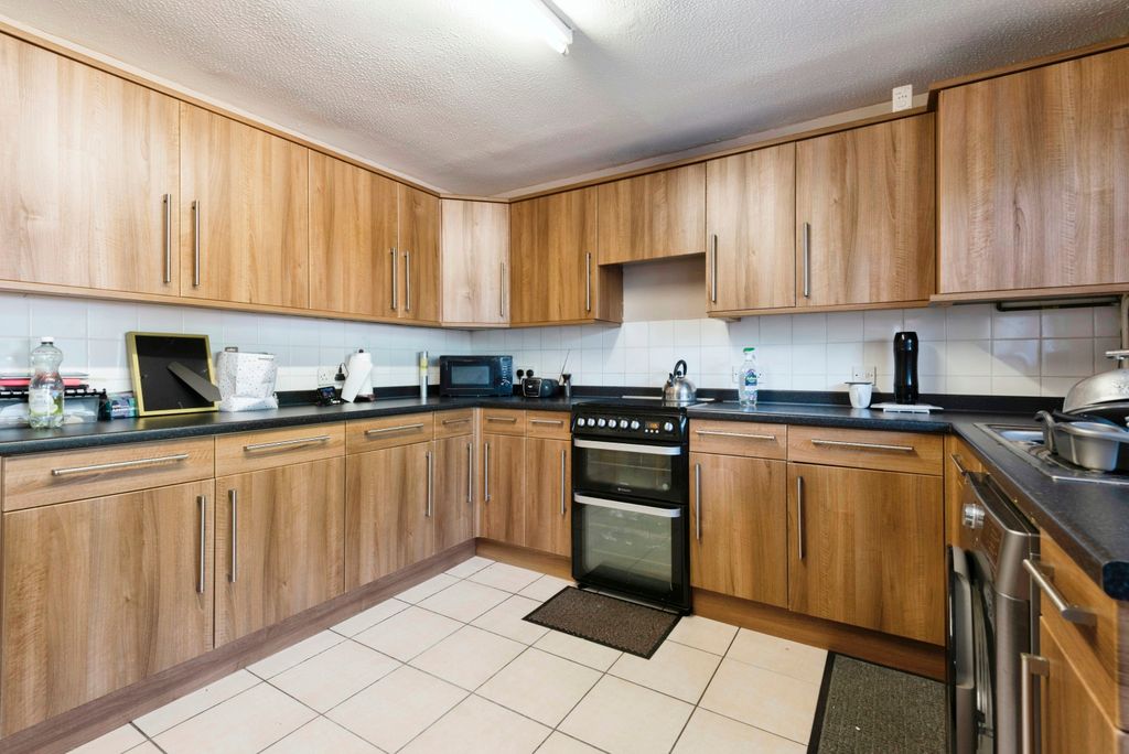 Property photo 2 of 17 Kitchen/Diner
