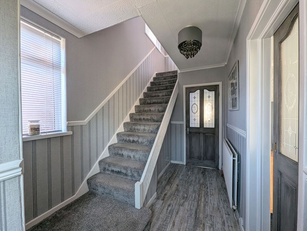 Property photo 3 of 28