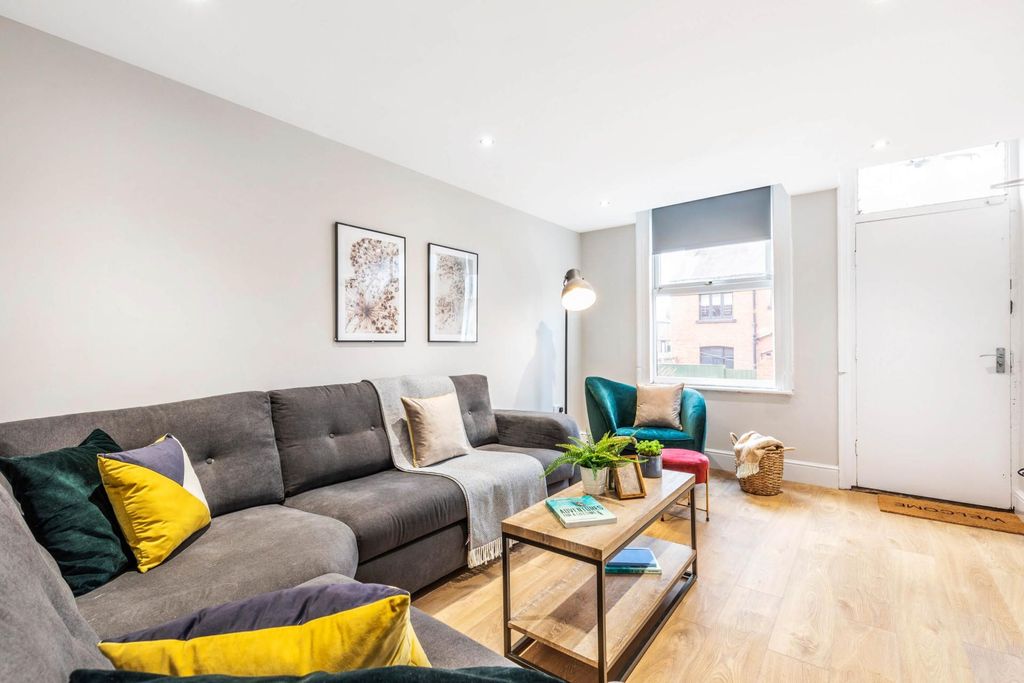 Property photo 2 of 10 Bright, Modern Living Room With A Comfortable Grey...