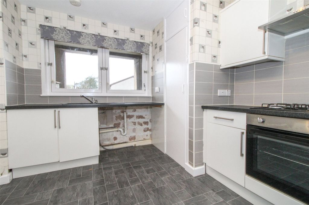 Property photo 3 of 12 Picture 3