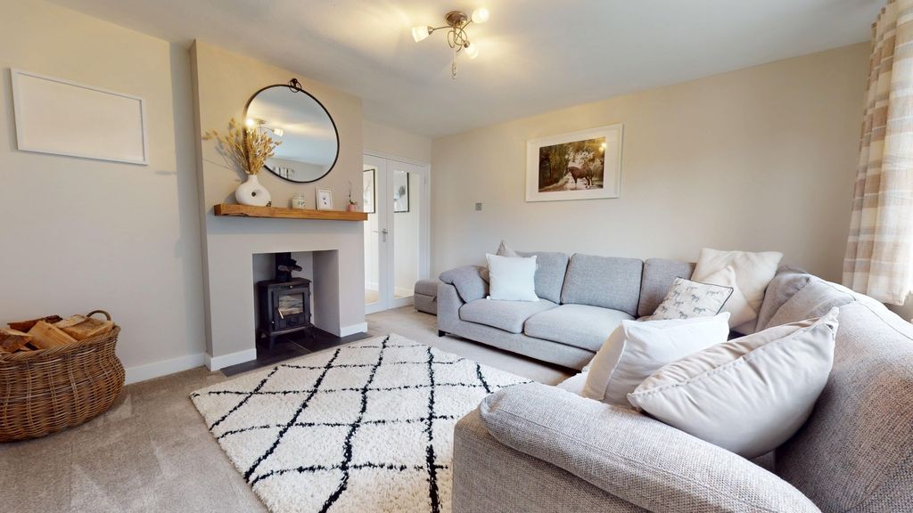 Property photo 2 of 18 4391874