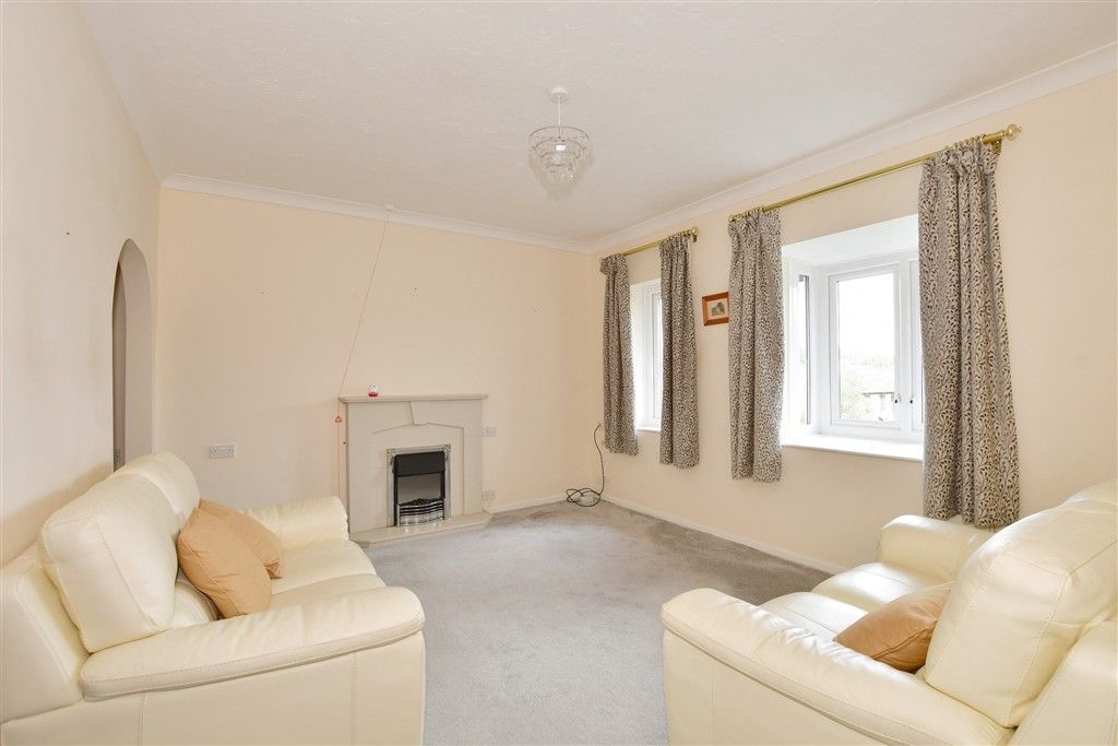 Property photo 1 of 8 Lounge/Diner