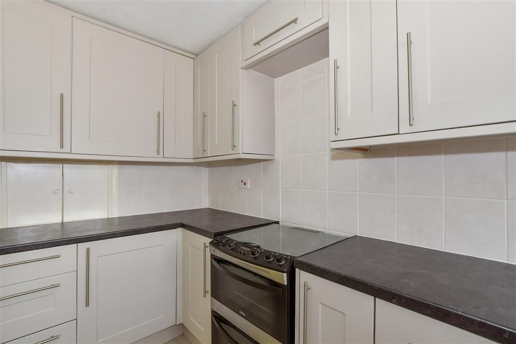 Property photo 3 of 16 Kitchen