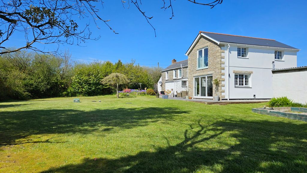 Property photo 2 of 31