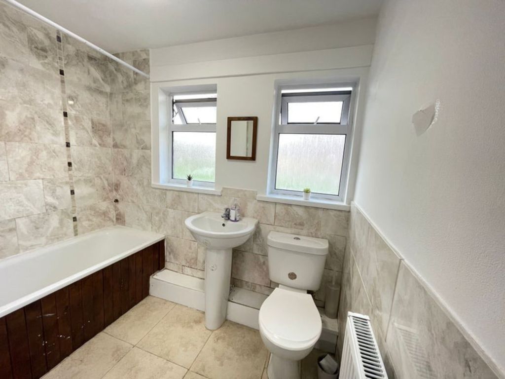 Property photo 3 of 6 Bathroom