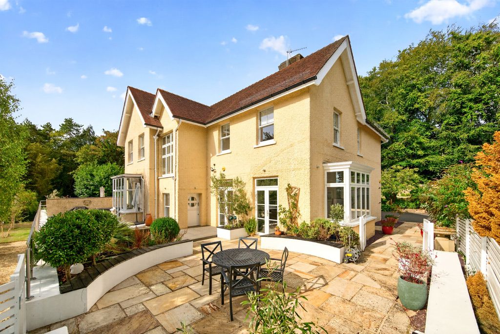 Property photo 1 of 32