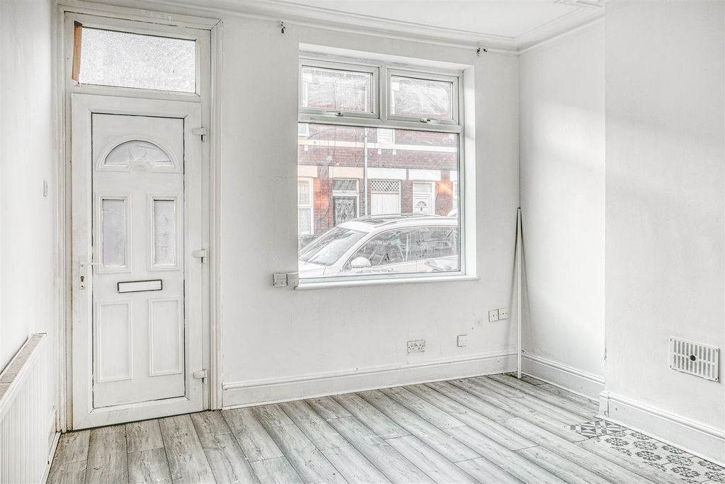 Property photo 2 of 10 316A3465_Hdr.Jpg