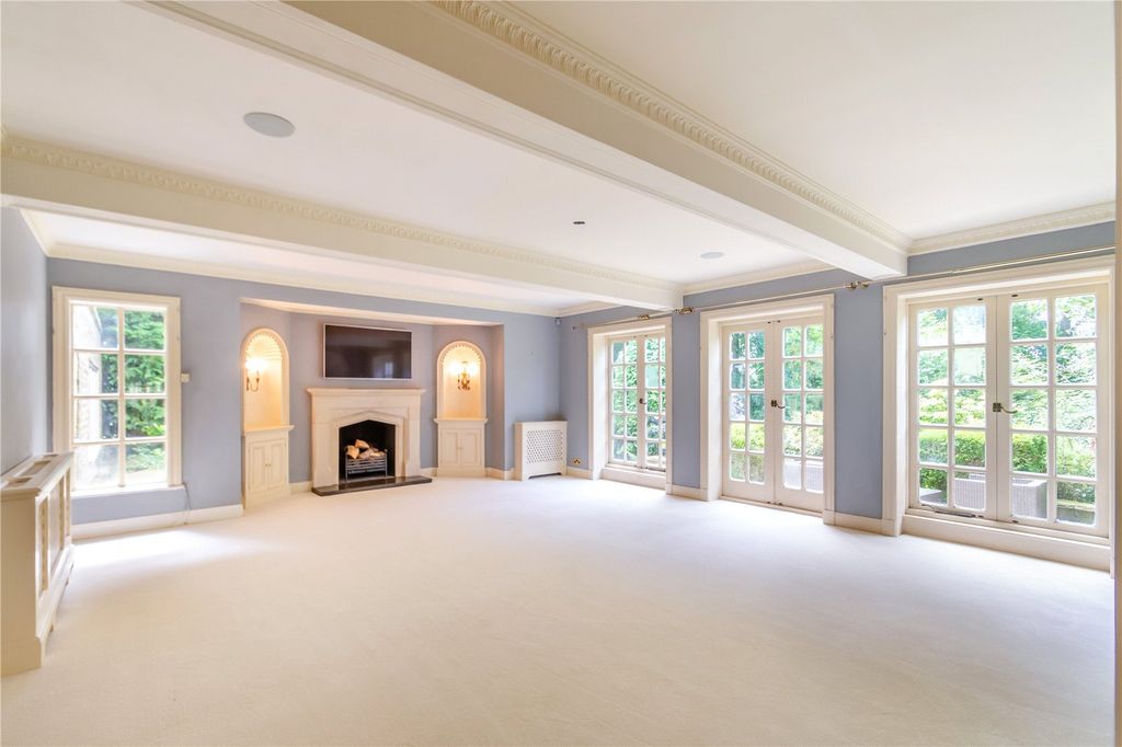 Property photo 3 of 31 Drawing Room