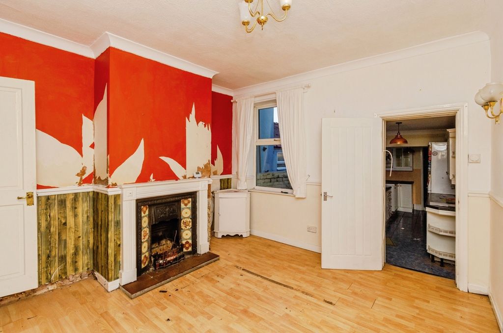 Property photo 3 of 16 Pbox-Img.Jpg