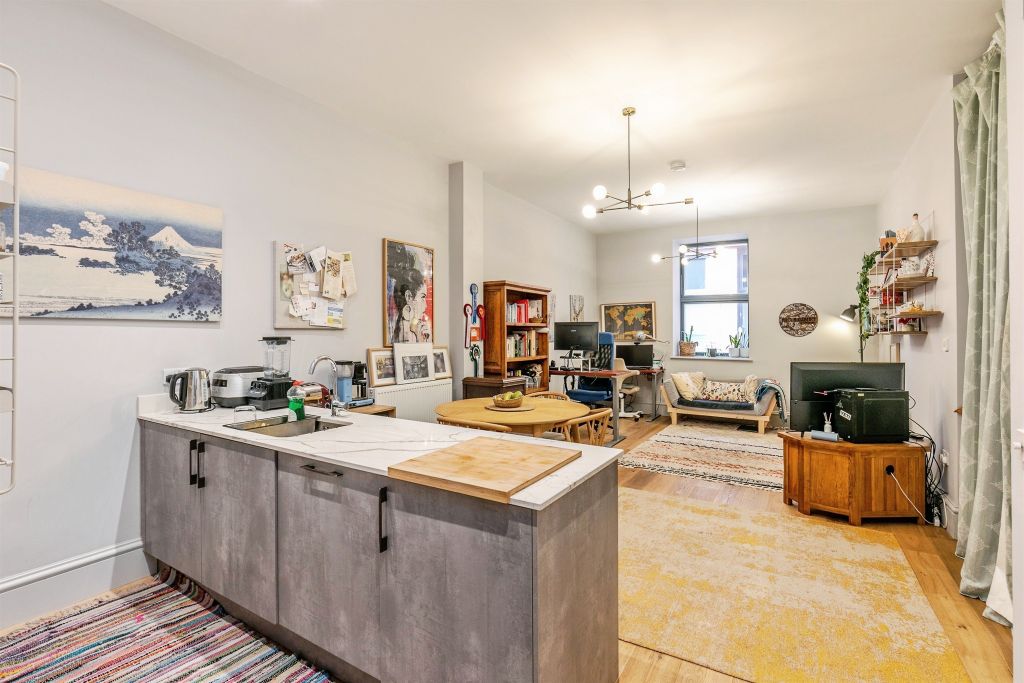 Property photo 3 of 10